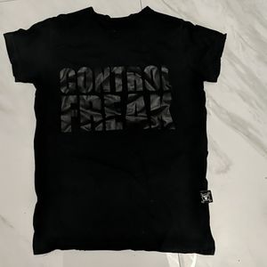 Nununu boys black t-shirt sz 6-7